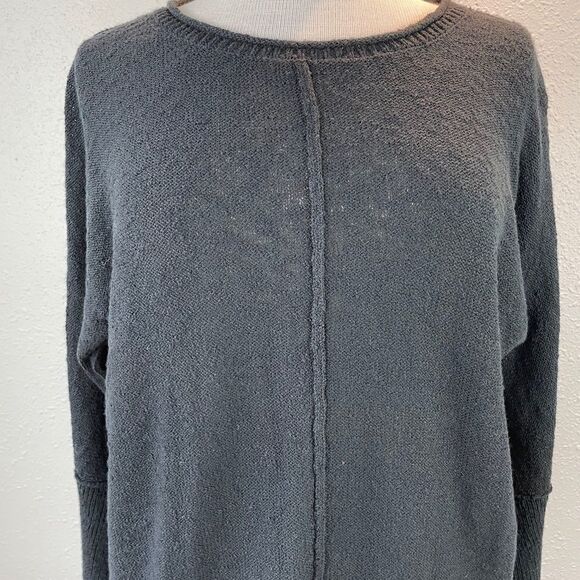 NWT Two by Vince Camuto Light Sweater Size S - Picture 2 of 9